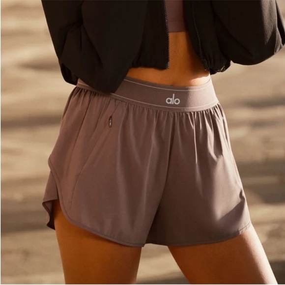 ALO Yoga Pants - ALO Match Point Short Mushroom Large